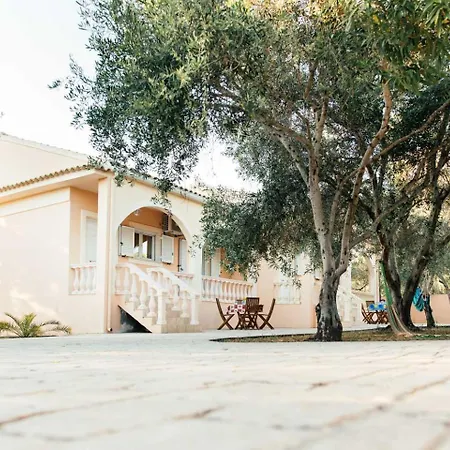 Private At The בית נופש Halikounas