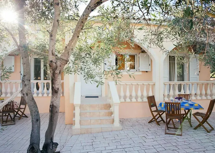 Private At The Nyaraló Halikúnasz
