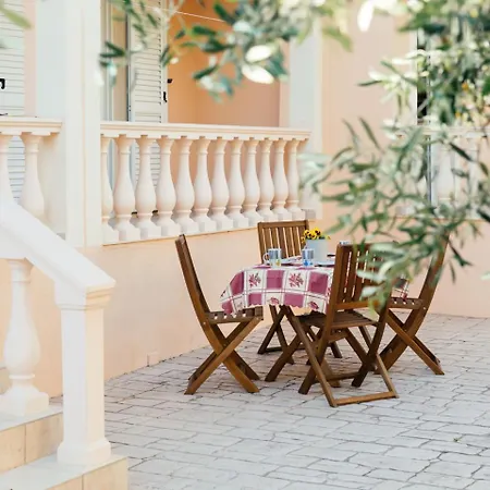 Prázdninový dům Private At The Halikounas