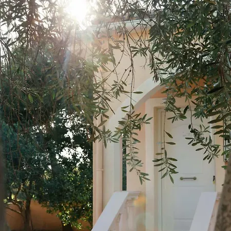 Private At The Halikounas